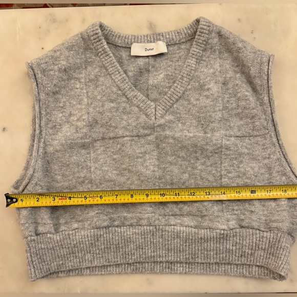 LAST CALL Dunst Unisex Divide Gray Knit Vest - Picture 4 of 6